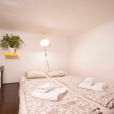 Quiet Cozy Apartment In Party Street E1 Budapest Exteriör bild