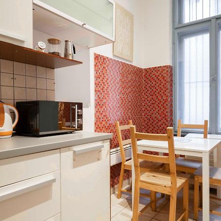Quiet Cozy Apartment In Party Street E1 Budapest Exteriör bild