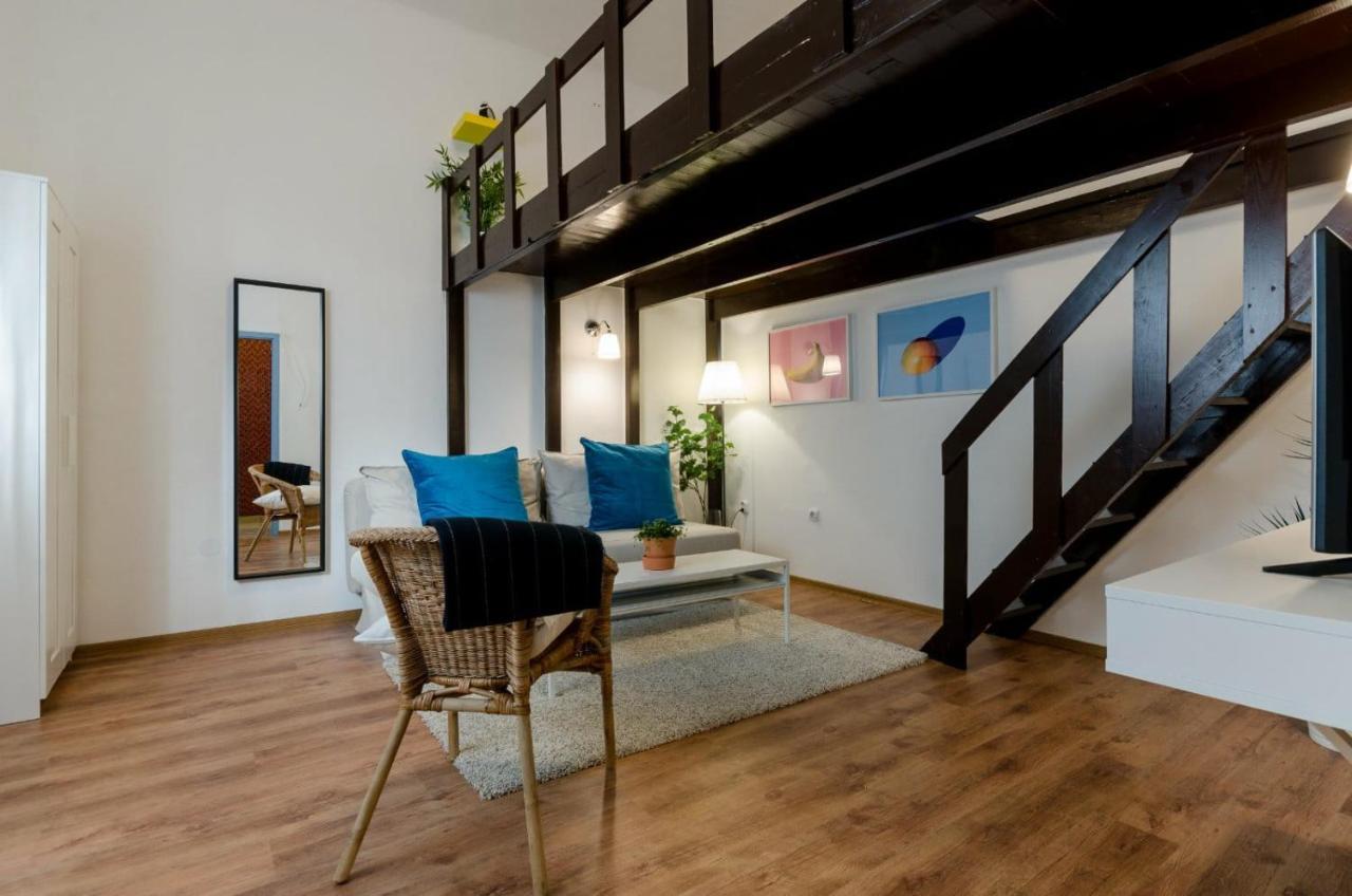 Quiet Cozy Apartment In Party Street E1 Budapest Exteriör bild