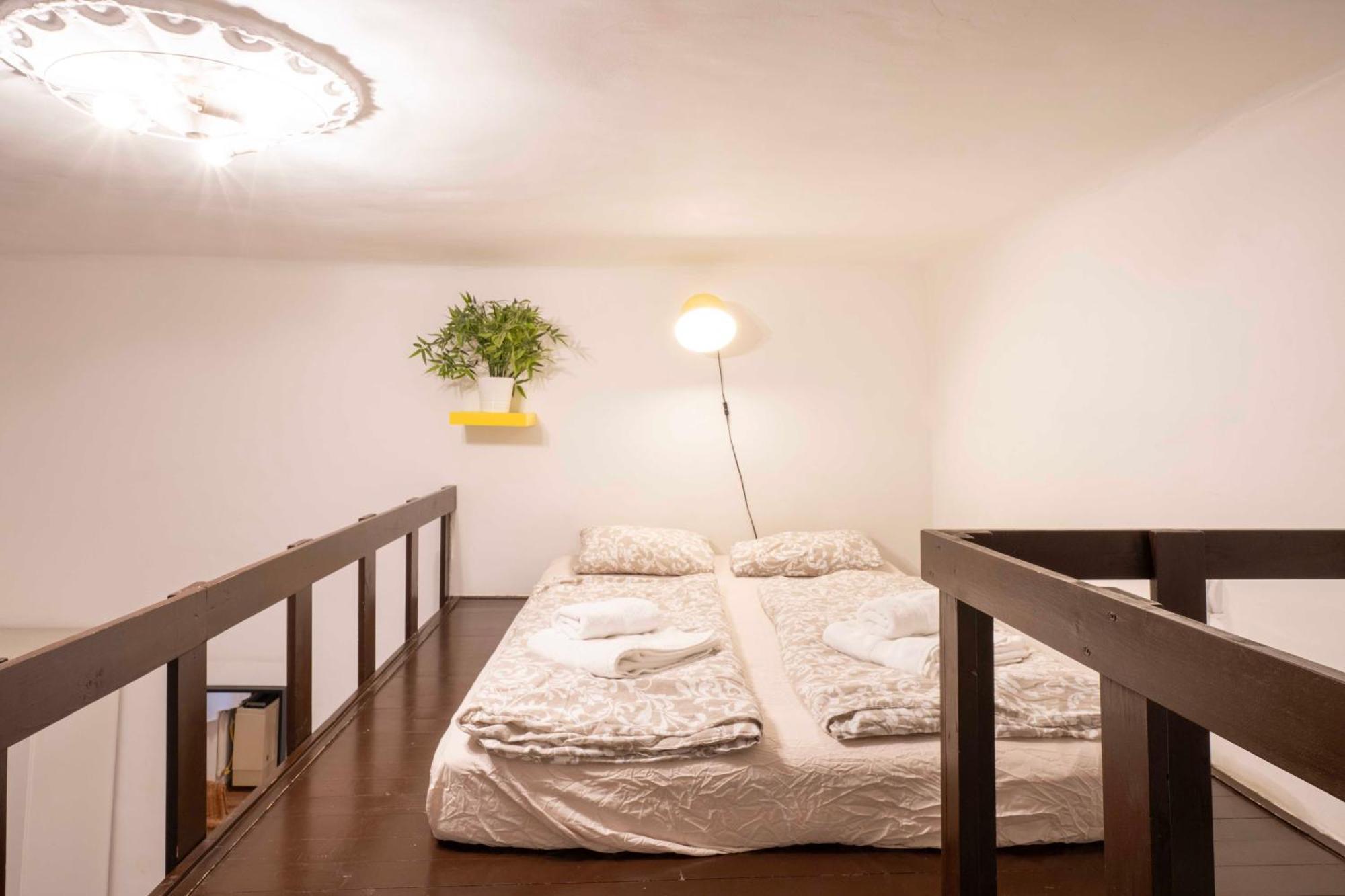 Quiet Cozy Apartment In Party Street E1 Budapest Exteriör bild