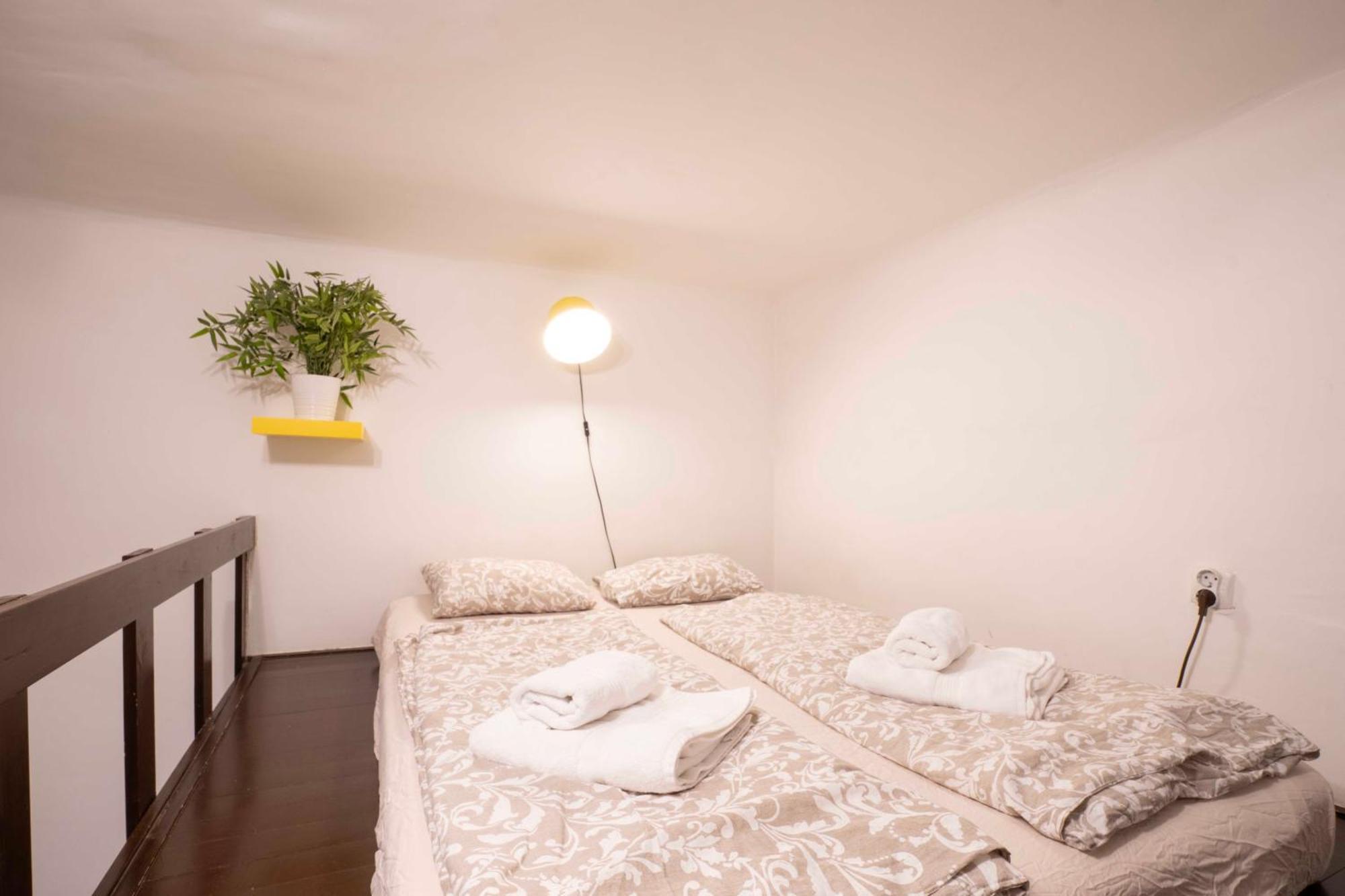 Quiet Cozy Apartment In Party Street E1 Budapest Exteriör bild