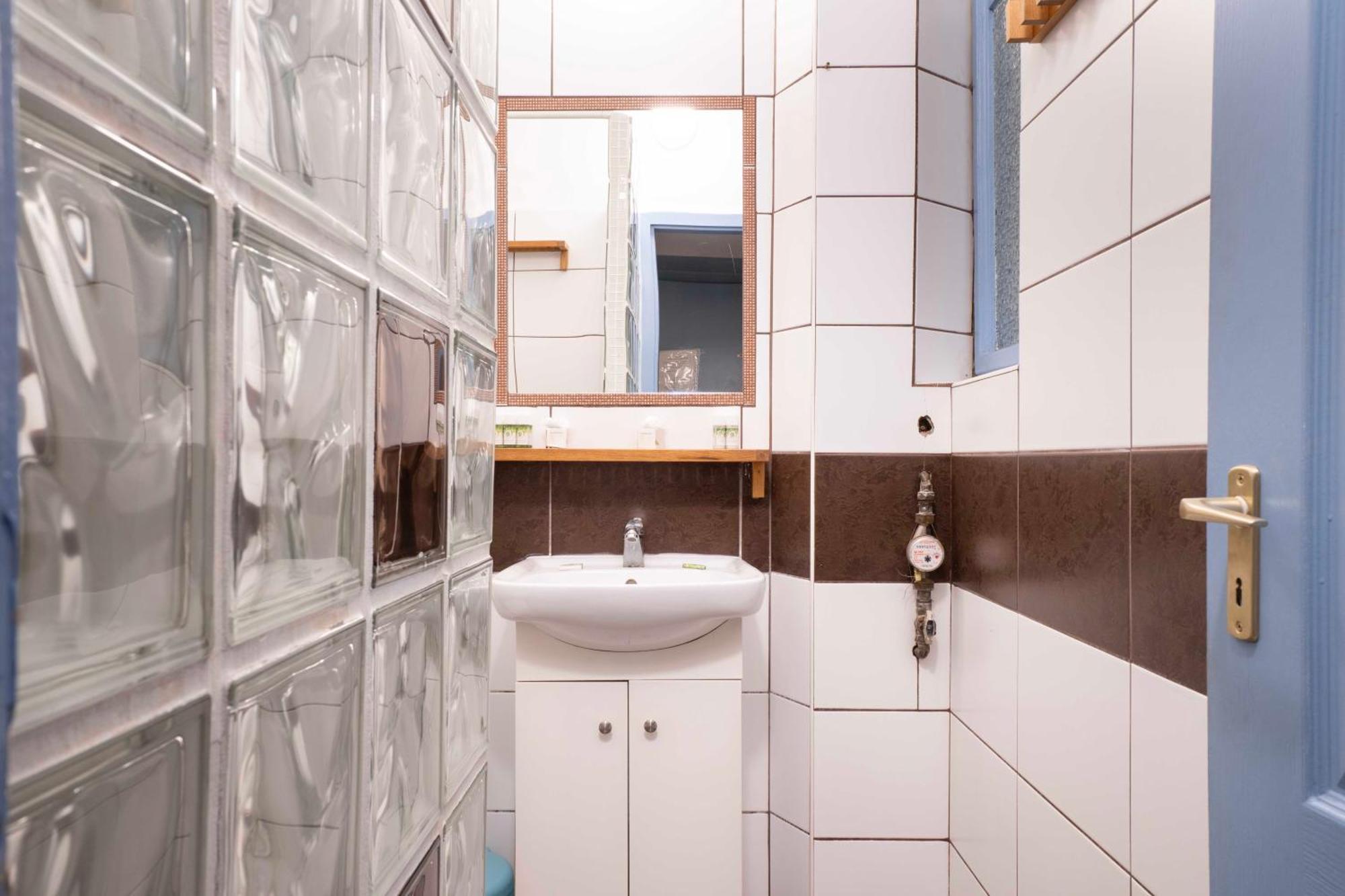 Quiet Cozy Apartment In Party Street E1 Budapest Exteriör bild